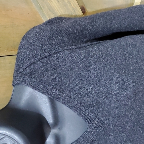 UNITED COLORS OF BENNETTON LAMBSWOOL GRAY SWEATER SIZE SMALL - Picture 3 of 7